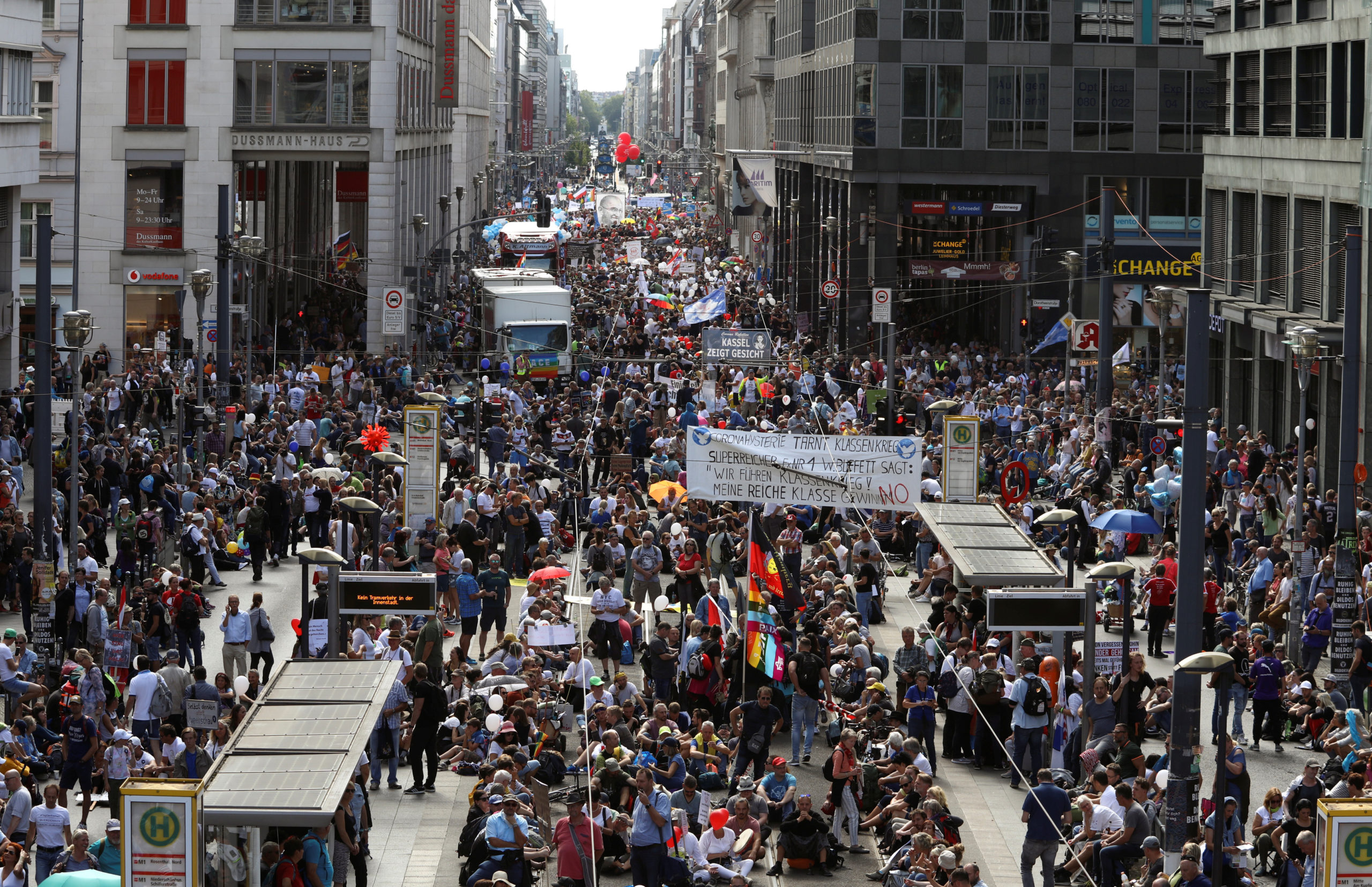 Allemagne: La police disperse une manifestation contre les mesures sanitaires