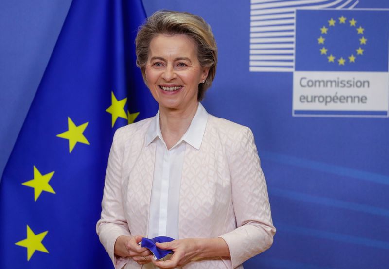 AstraZeneca livrera plus de vaccins que prévu à l'UE au 1er trimestre, dit Von der Leyen