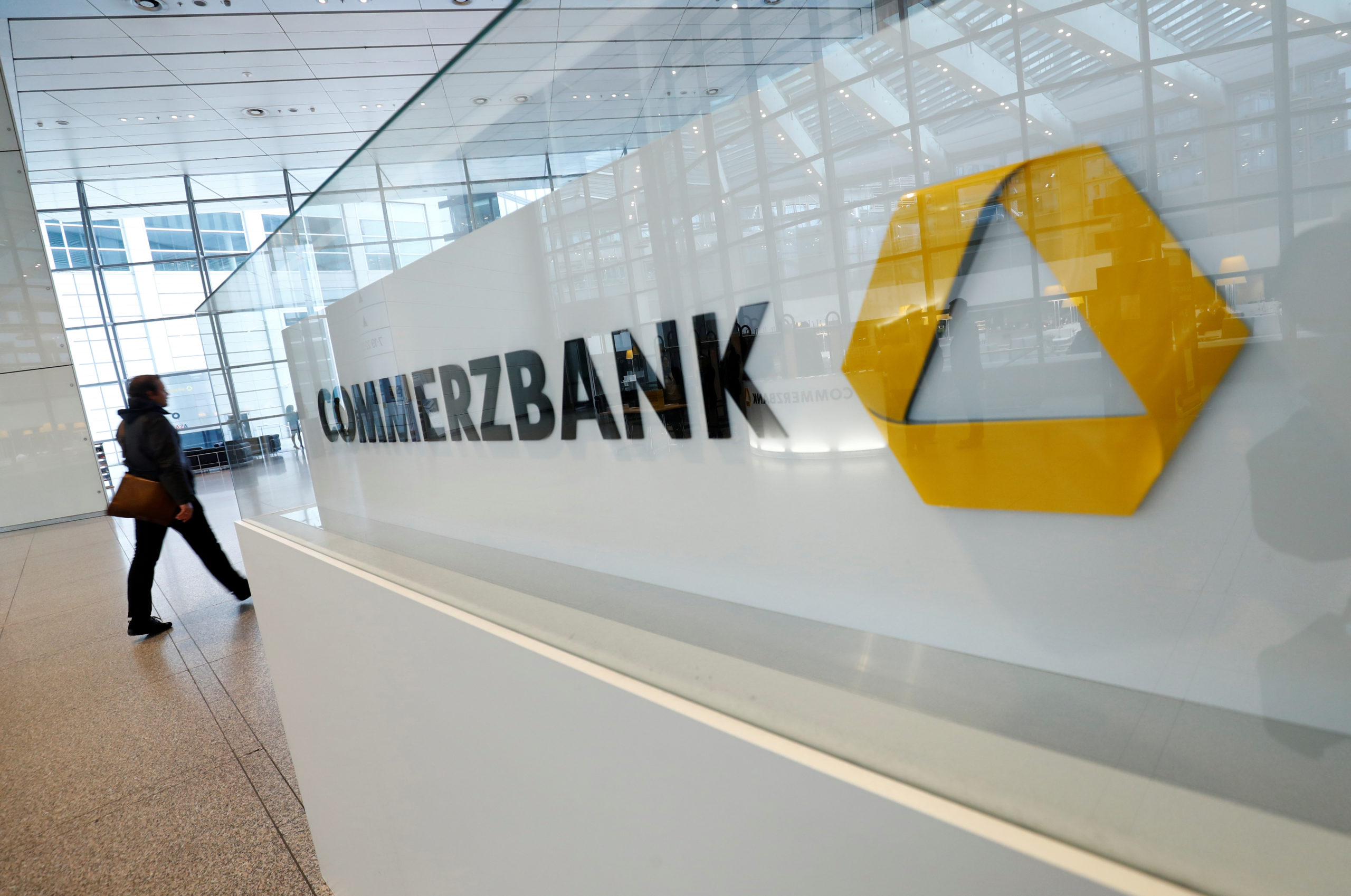 Commerzbank: Prévisions annuelles assombries par le coronavirus et Wirecard