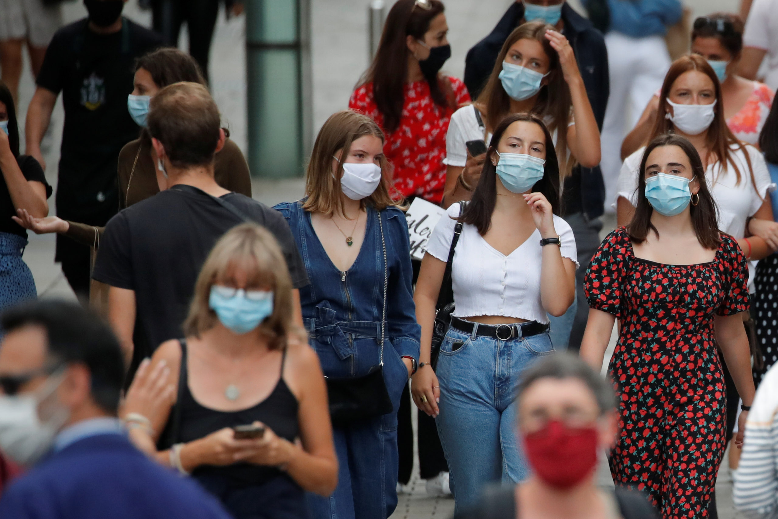 Coronavirus: Le nombre de nouveaux cas en France repasse sous 2.000