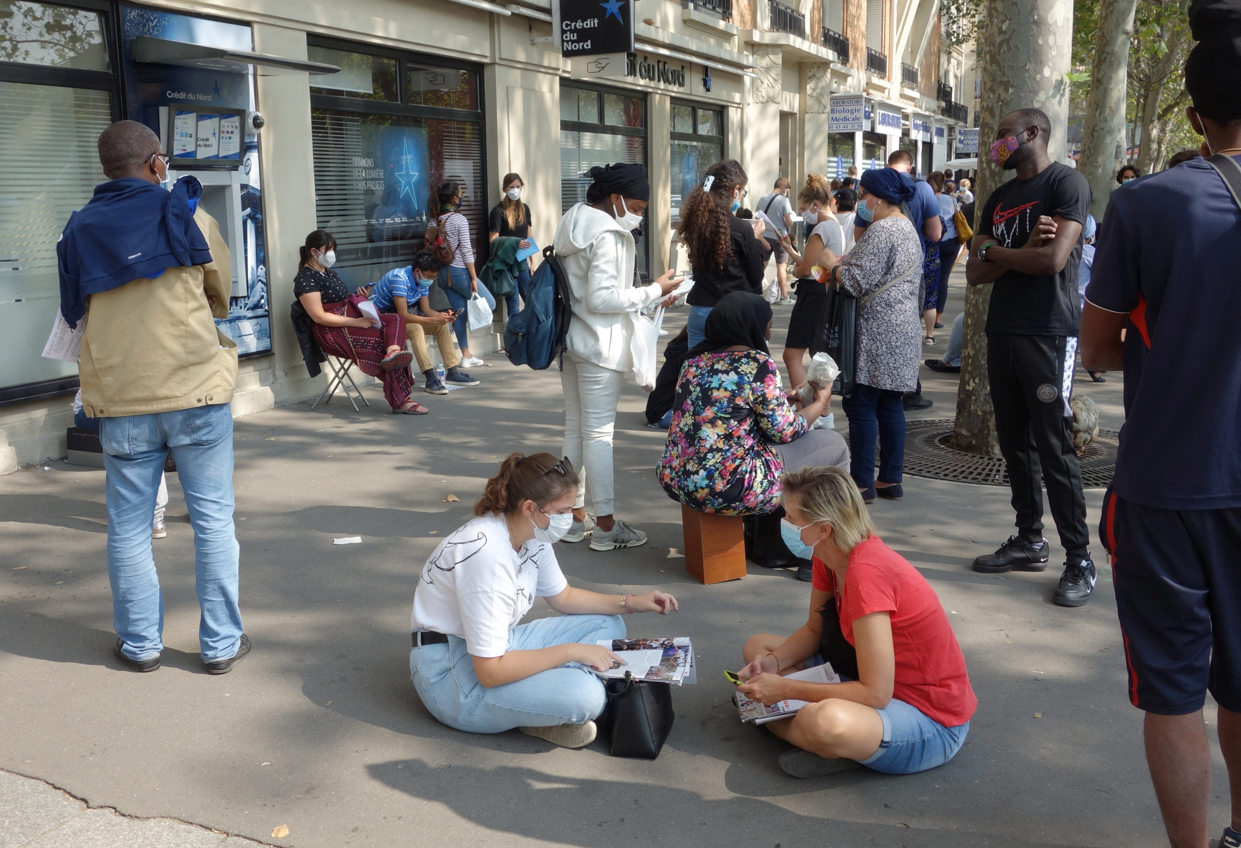 Coronavirus: Le nombre de nouveaux cas retombe à 7.183 après le record de samedi en France