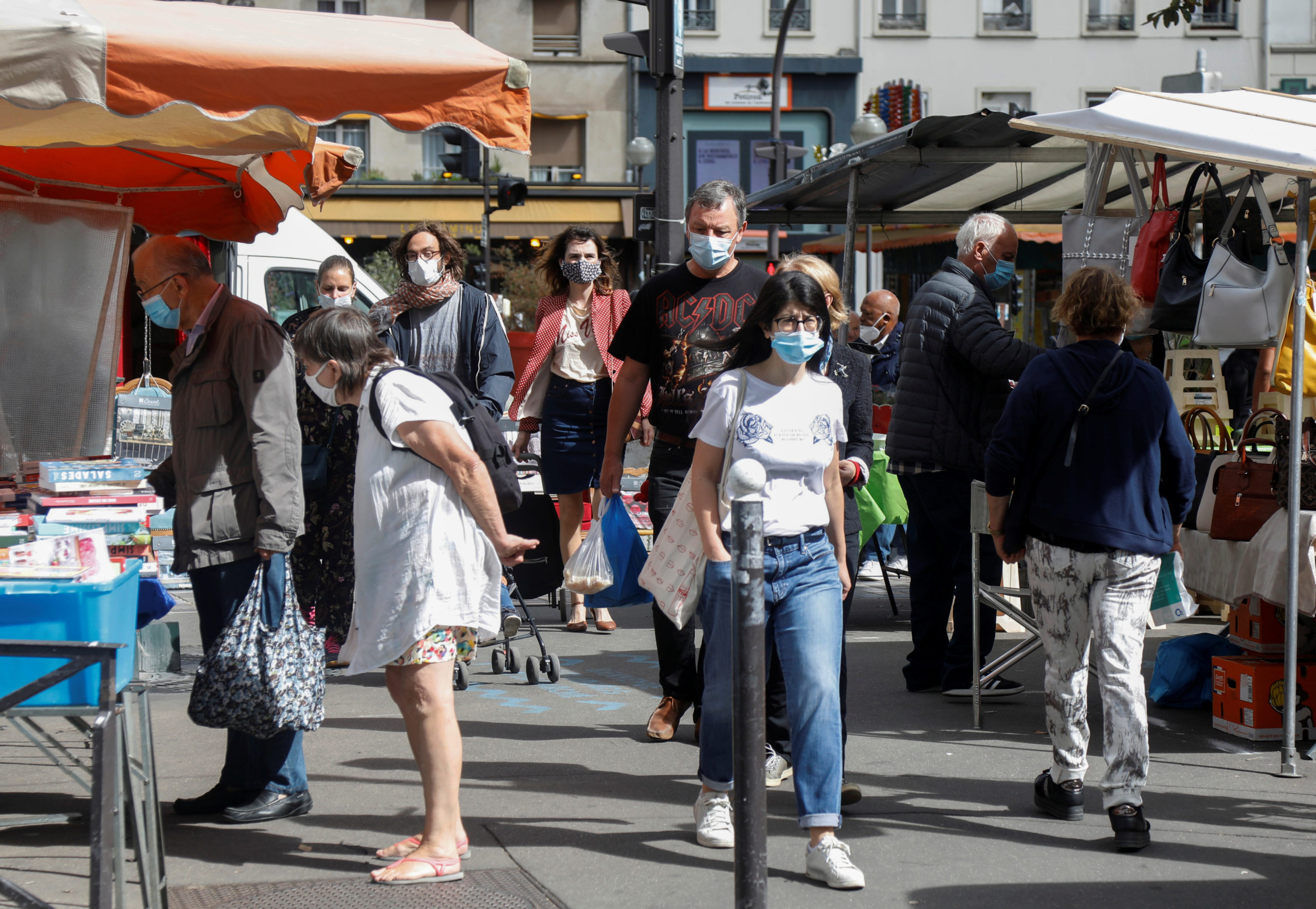 Coronavirus: Près de 5.000 nouveaux cas recensés en France