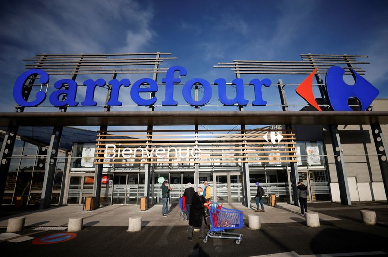 Couche-Tard prêt à relancer une offre sur Carrefour en cas d'inflexion de Paris