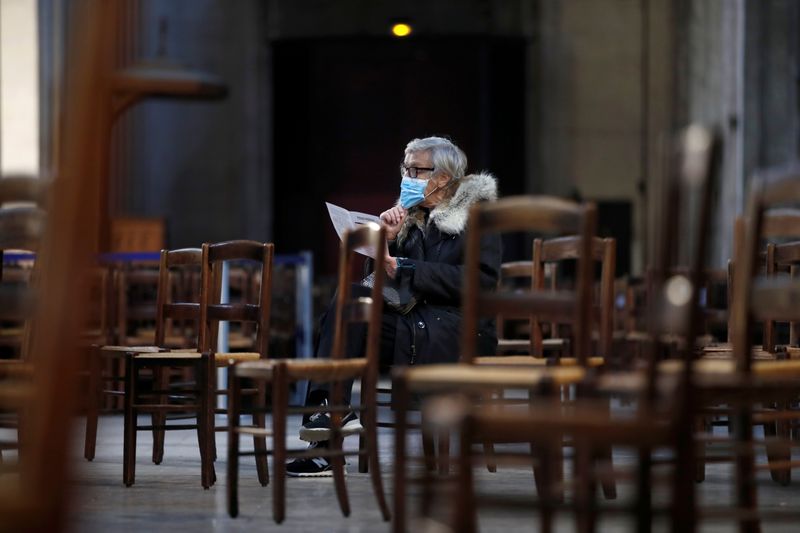 Covid-19: Jean Castex évoque un assouplissement pour Noël pour les lieux de culte