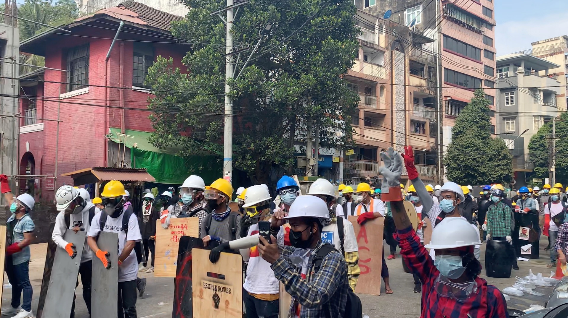 Deux manifestants tués en Birmanie, selon un témoin et des médias