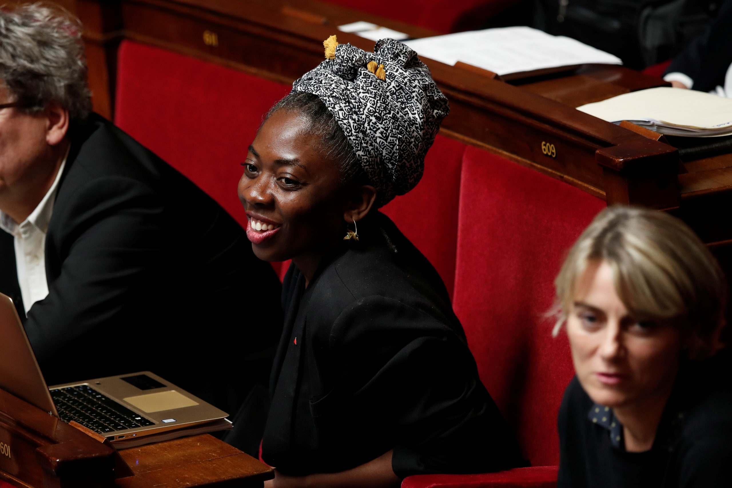 Enquête pour injures racistes après l'article de Valeurs actuelles sur Danièle Obono