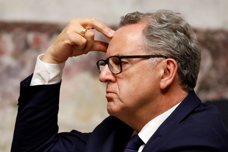 Ferrand évoque la piste d'une décote temporaire sur l'âge pivot