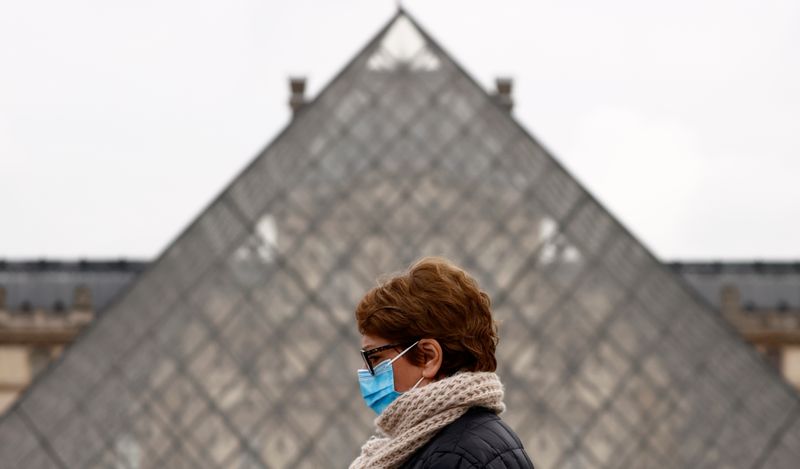 France: Le couvre-feu avancé à 18h dans huit départements dès dimanche