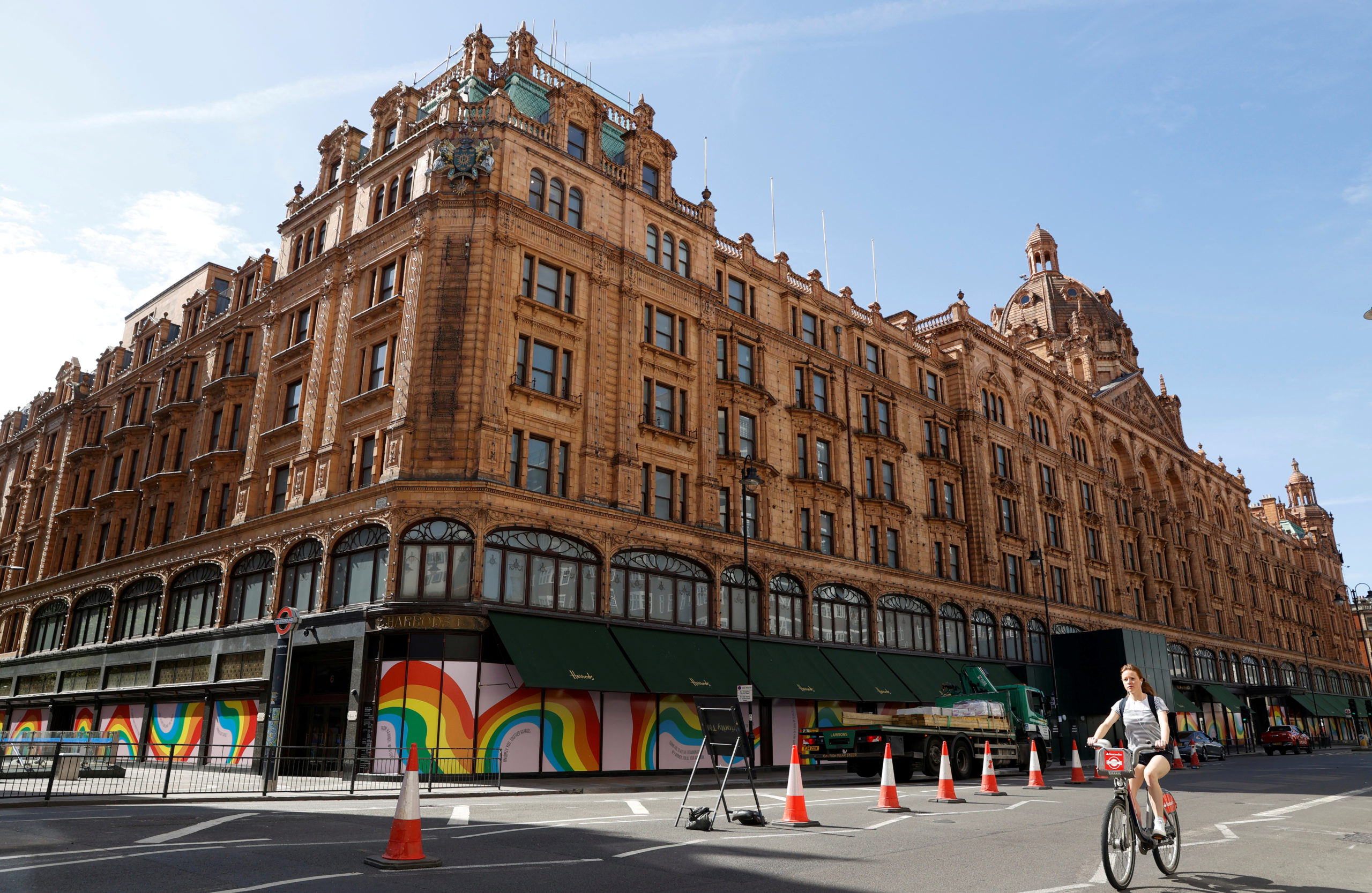 Grande-Bretagne: Harrods veut supprimer 14% de ses effectifs