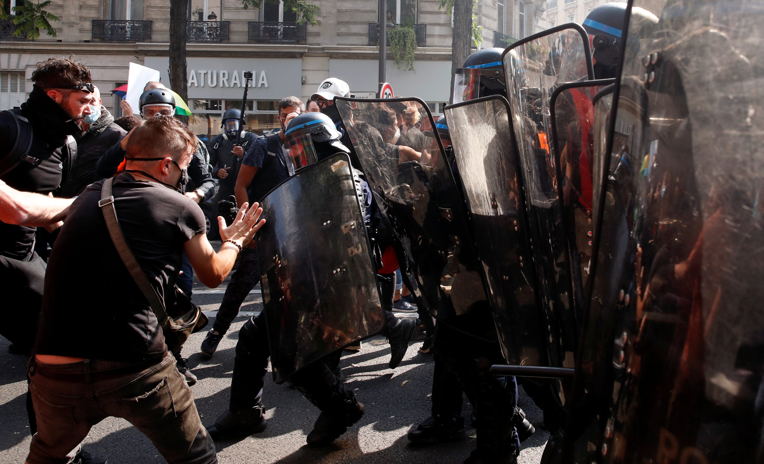 Journée test avec la manifestation des Gilets jaunes, quelques tensions place Wagram