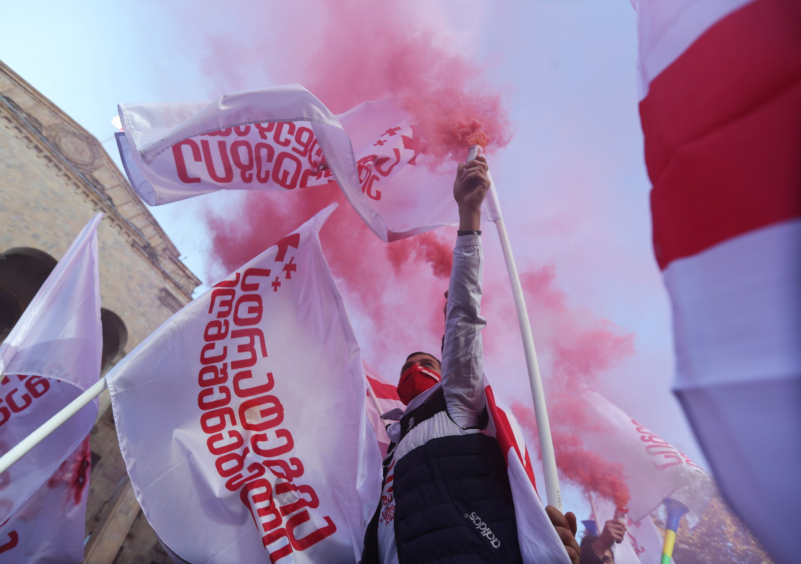 L'opposition géorgienne conteste dans la rue le résultat des législatives