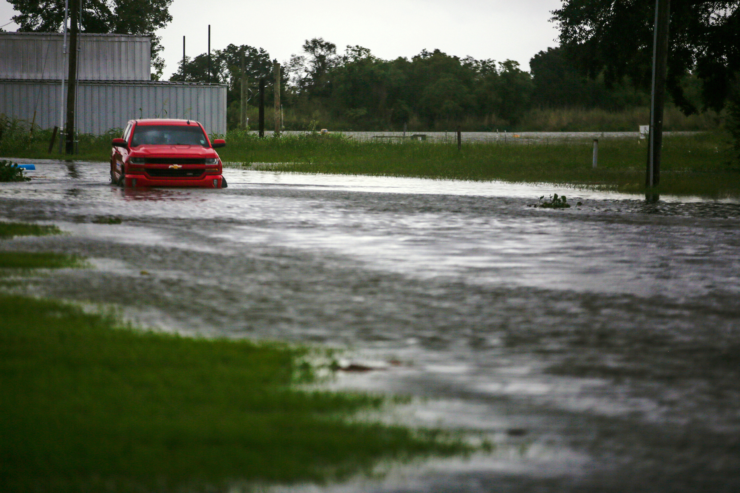 L'ouragan Laura s'abat sur la Louisiane et fait quatre victimes