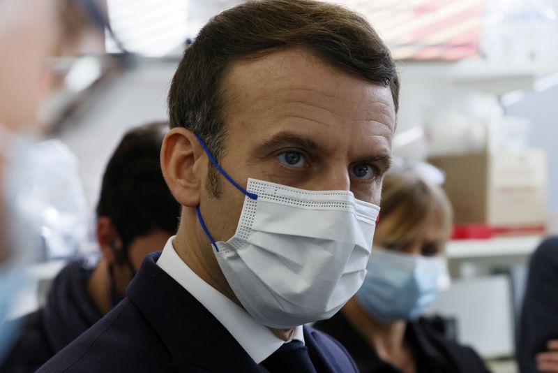 La condamnation de Navalny est une "énorme erreur", dit Macron