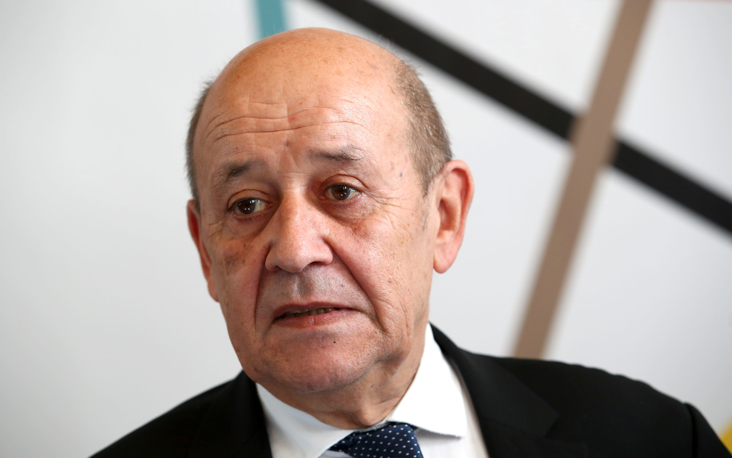 La France demande des explications à Moscou sur Navalny, dit Le Drian