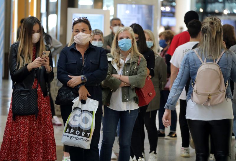 La prolongation de l'état d'urgence validée, mais des dispositions censurées