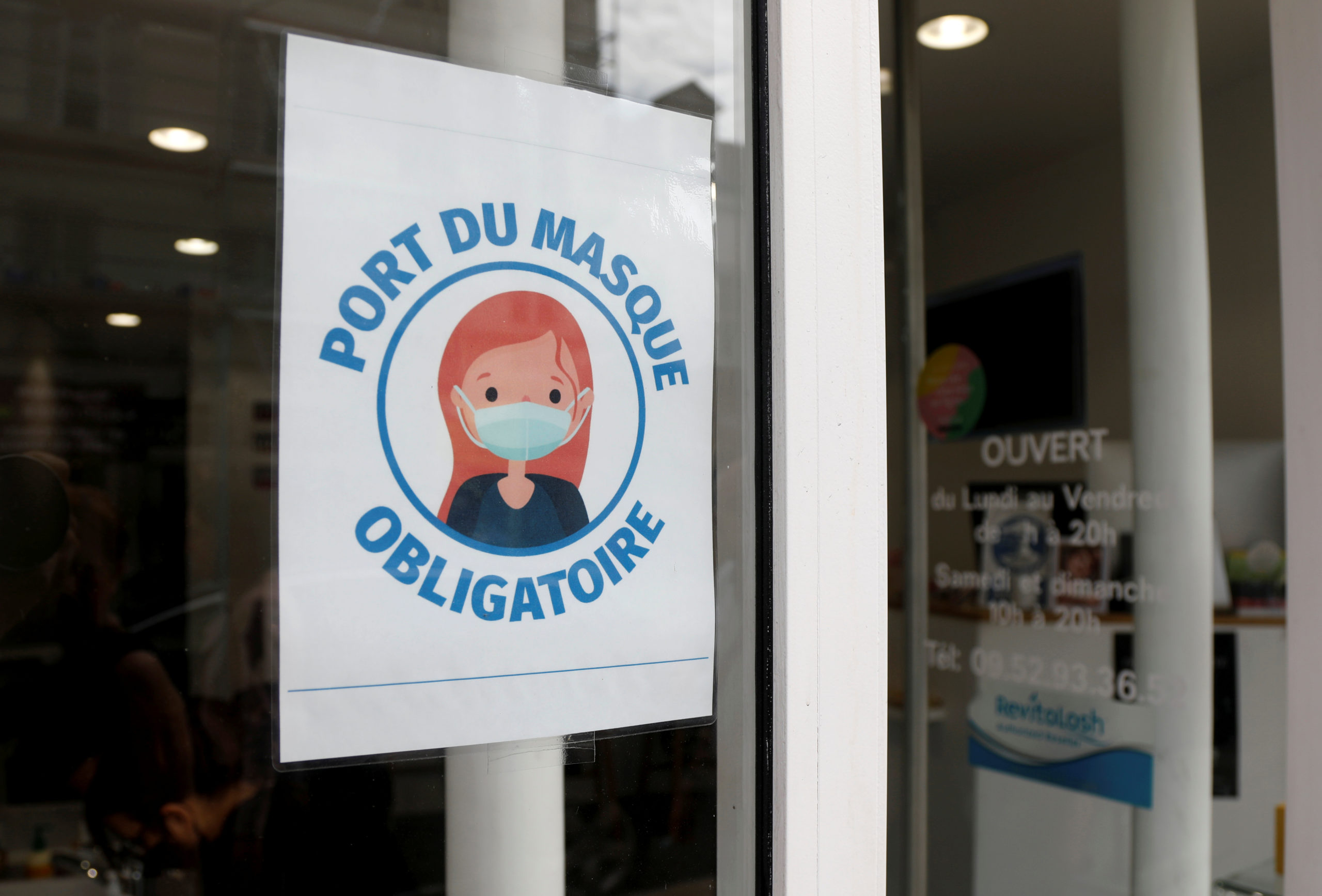 Le port du masque obligatoire dans la grande distribution dès lundi, selon la FCD