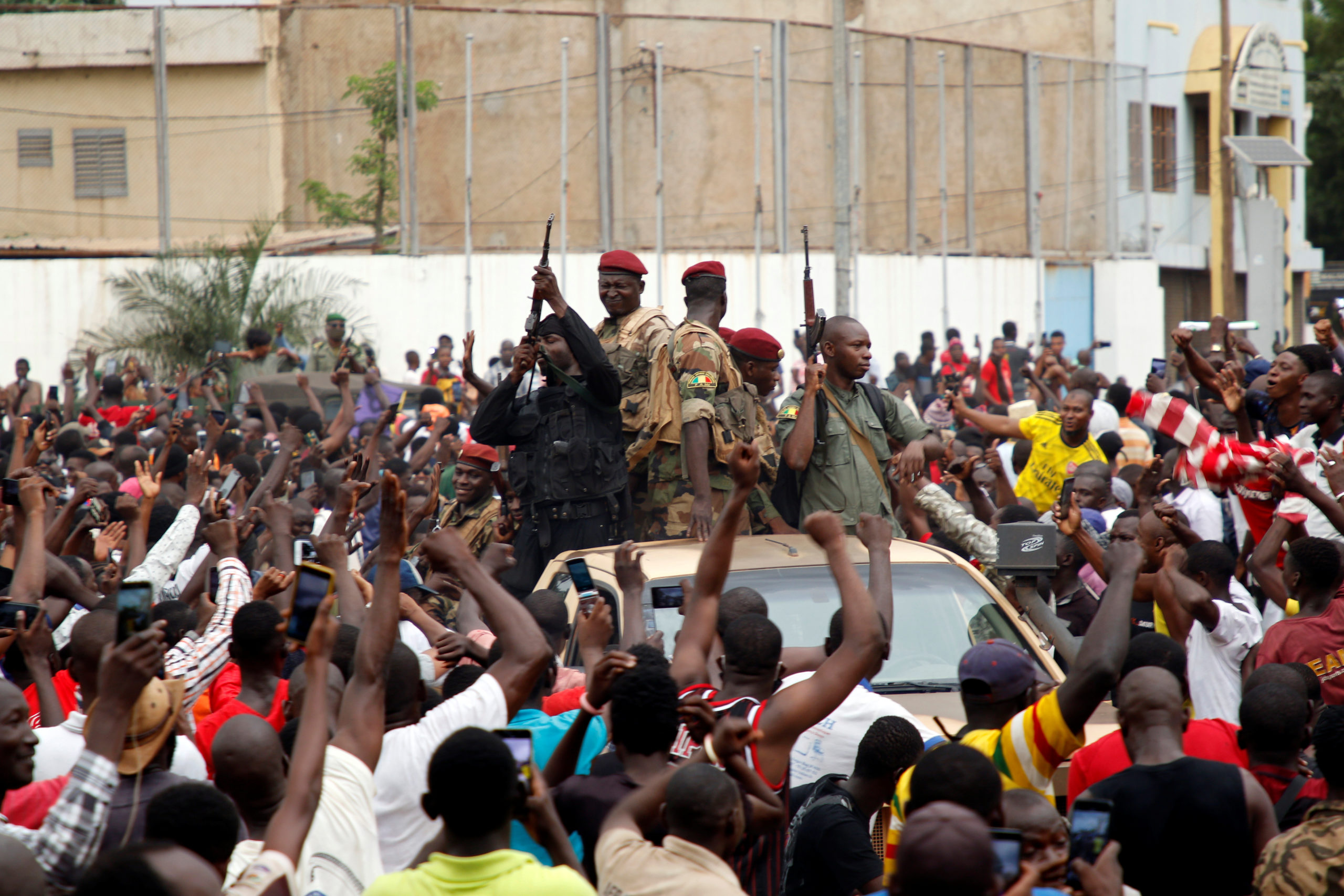 Mali: Les putschistes promettent des élections dans un délai "raisonnable"