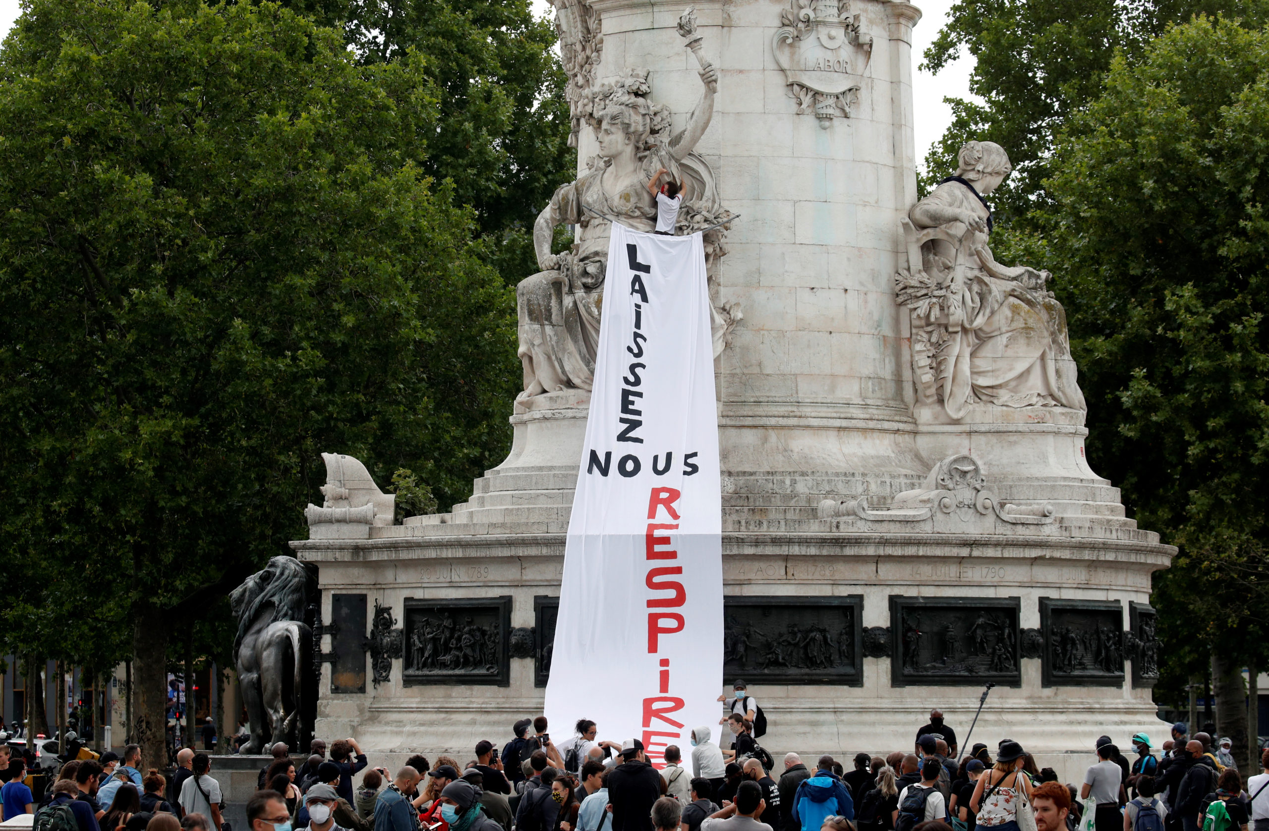 Manifestation à Paris contre le racisme et les violences policières