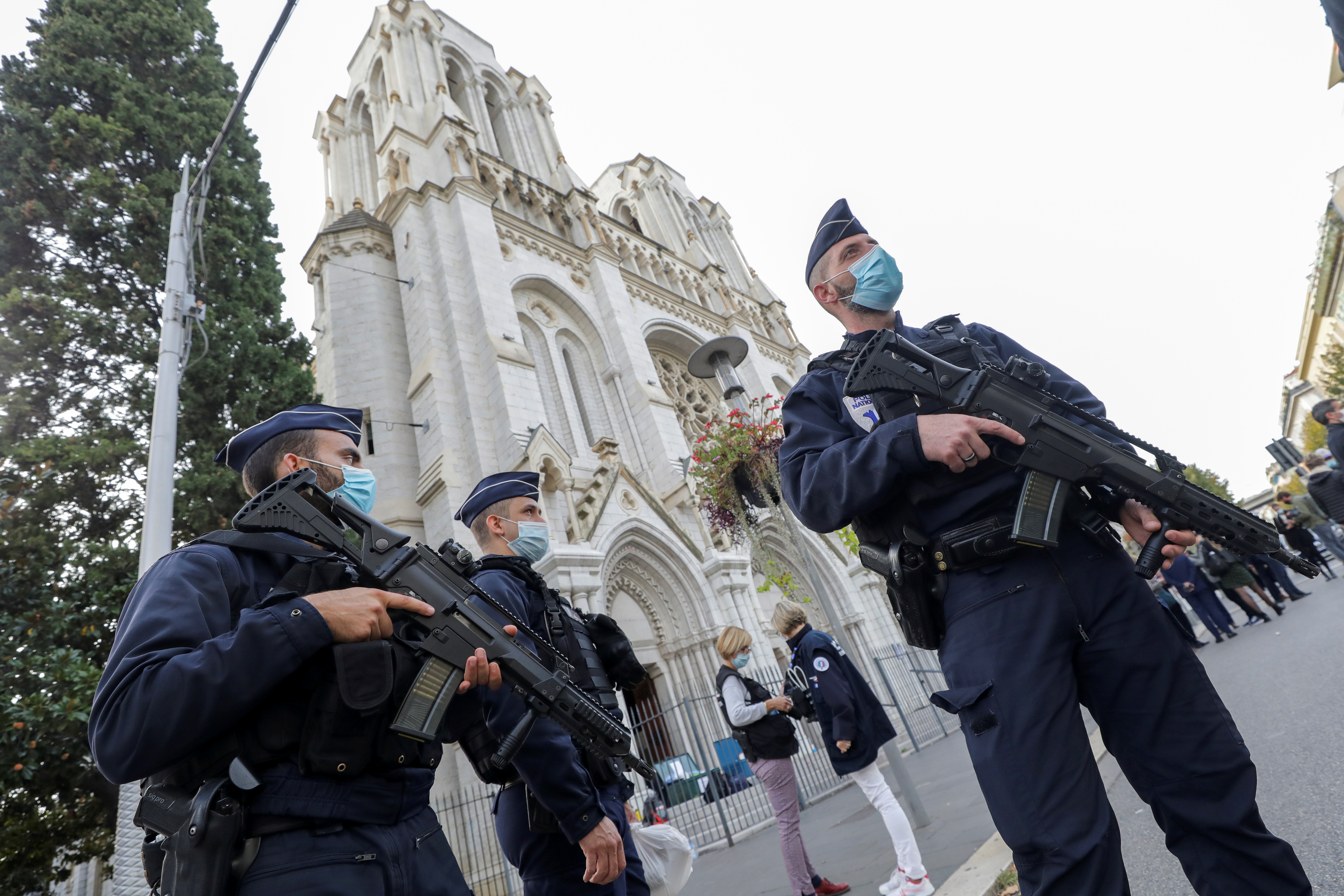 Nice: L'assaillant serait un Tunisien de 21 ans, selon une source policière