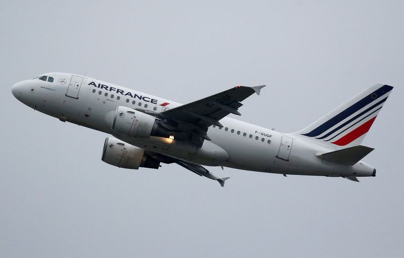 Retraites: Air France prévoit d'assurer tous ses vols lundi et mardi