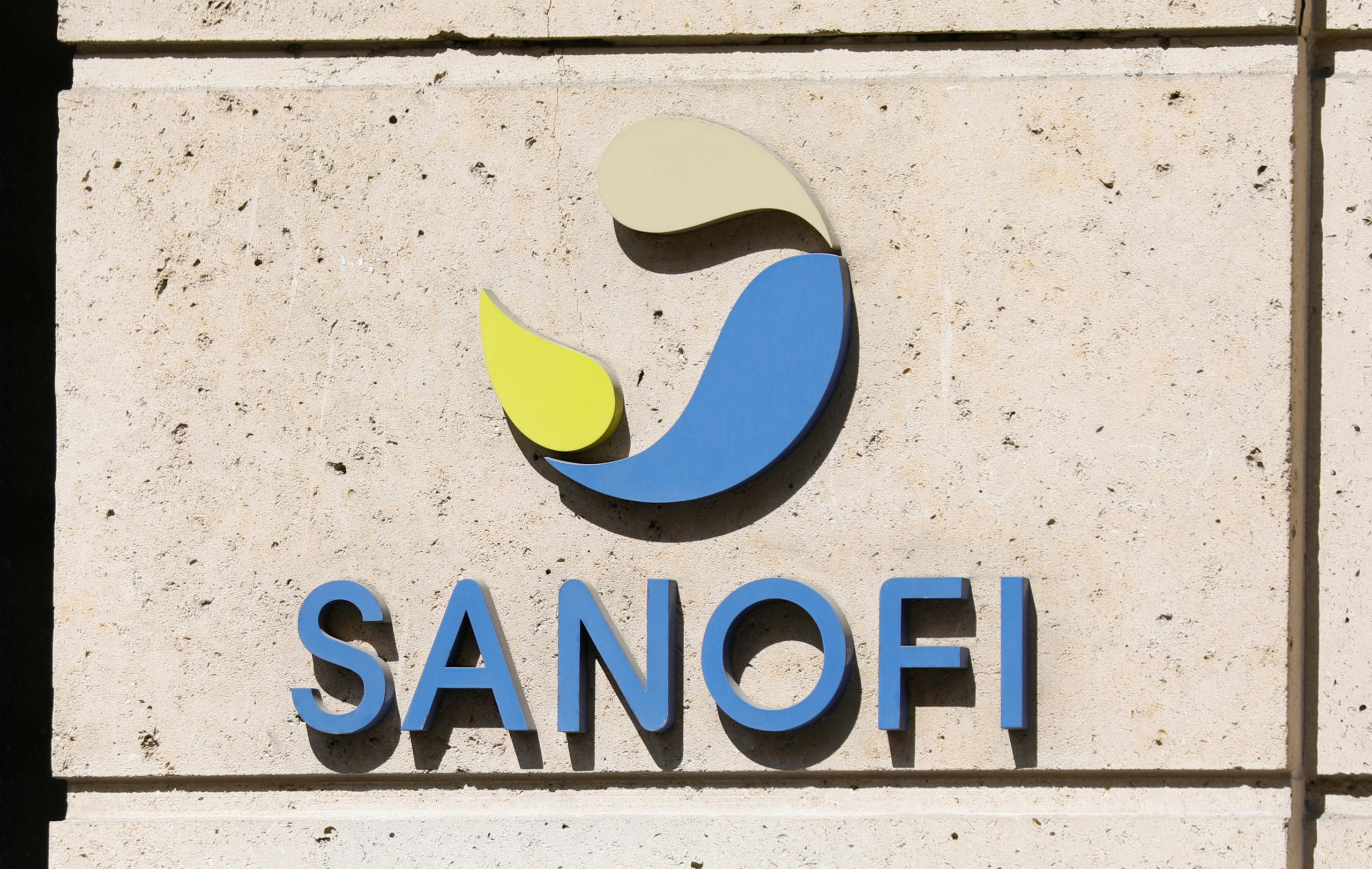 Sanofi lance avec GSK l'étude de phase II de leur vaccin contre le COVID-19