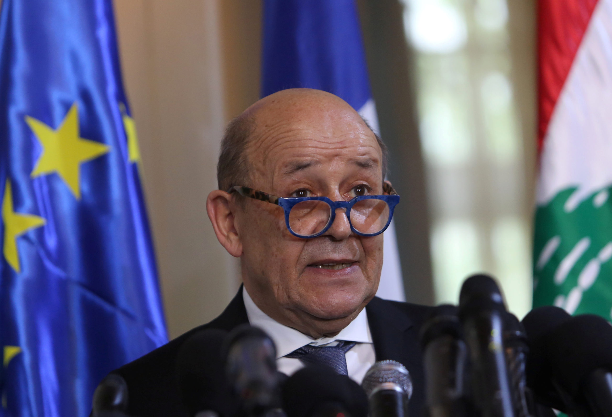 Sans nouveau gouvernement, le Liban risque de disparaître, dit Le Drian