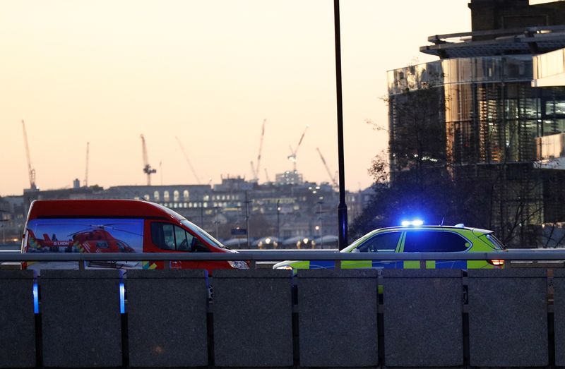 Un acte "terroriste" fait deux morts à Londres, le suspect tué