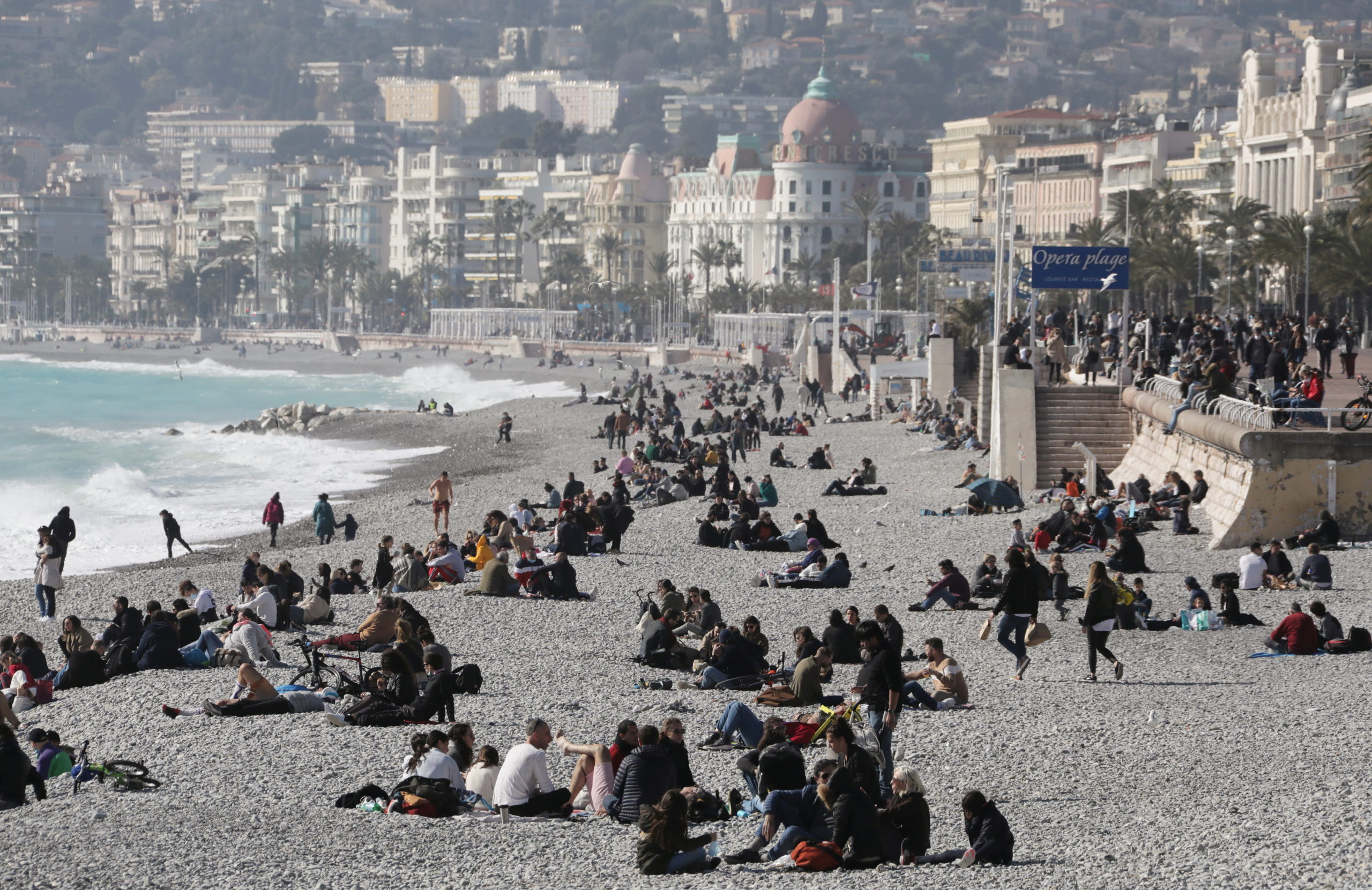 Un confinement local et partiel instauré dans les Alpes-Maritimes