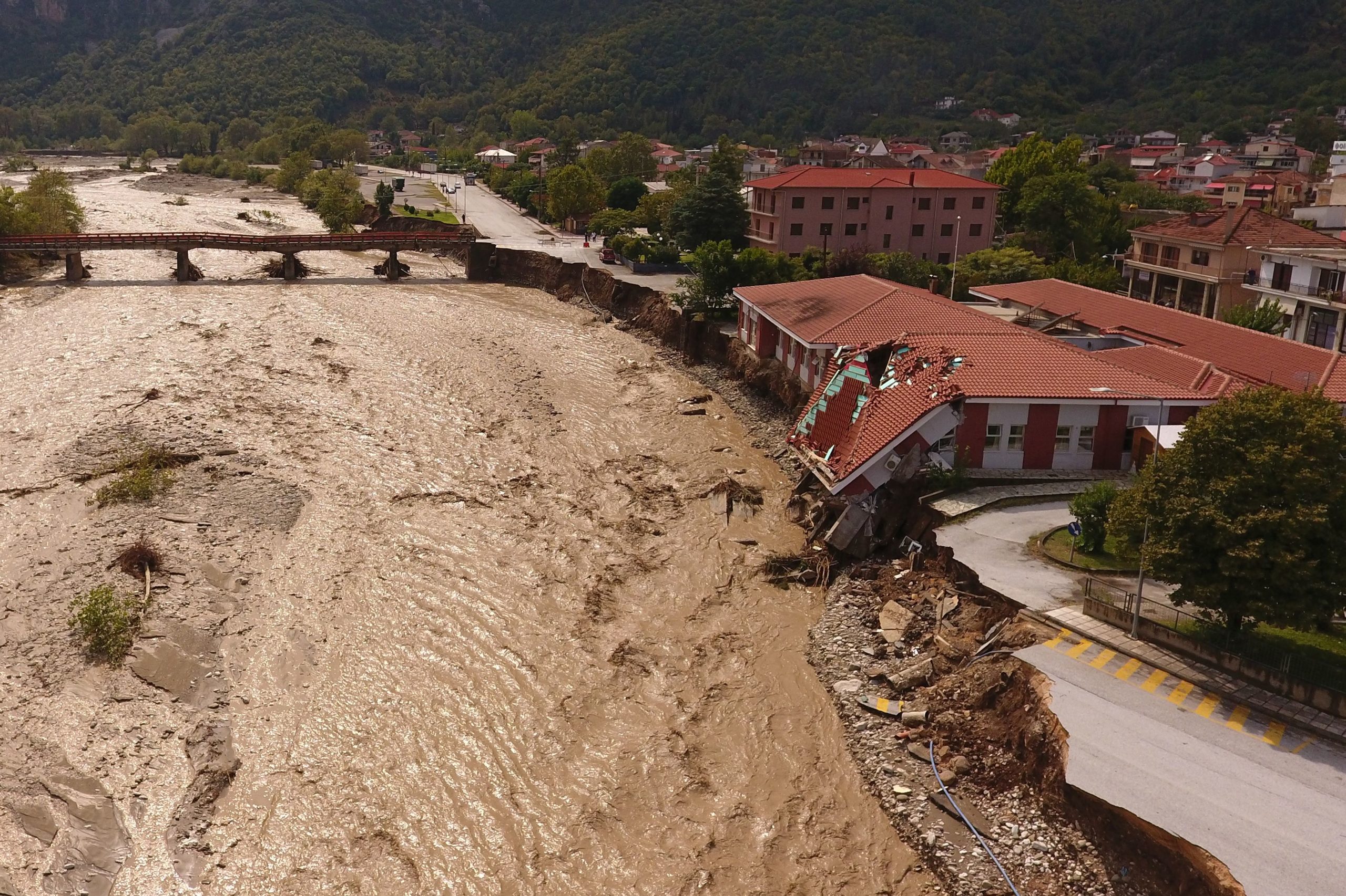 Un ouragan méditerranéen a fait deux morts en Grèce