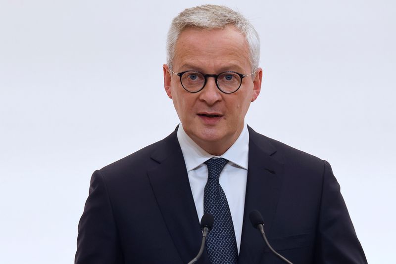 Une croissance de 6% en 2021 n'est pas hors d'atteinte, dit Le Maire à Reuters Next